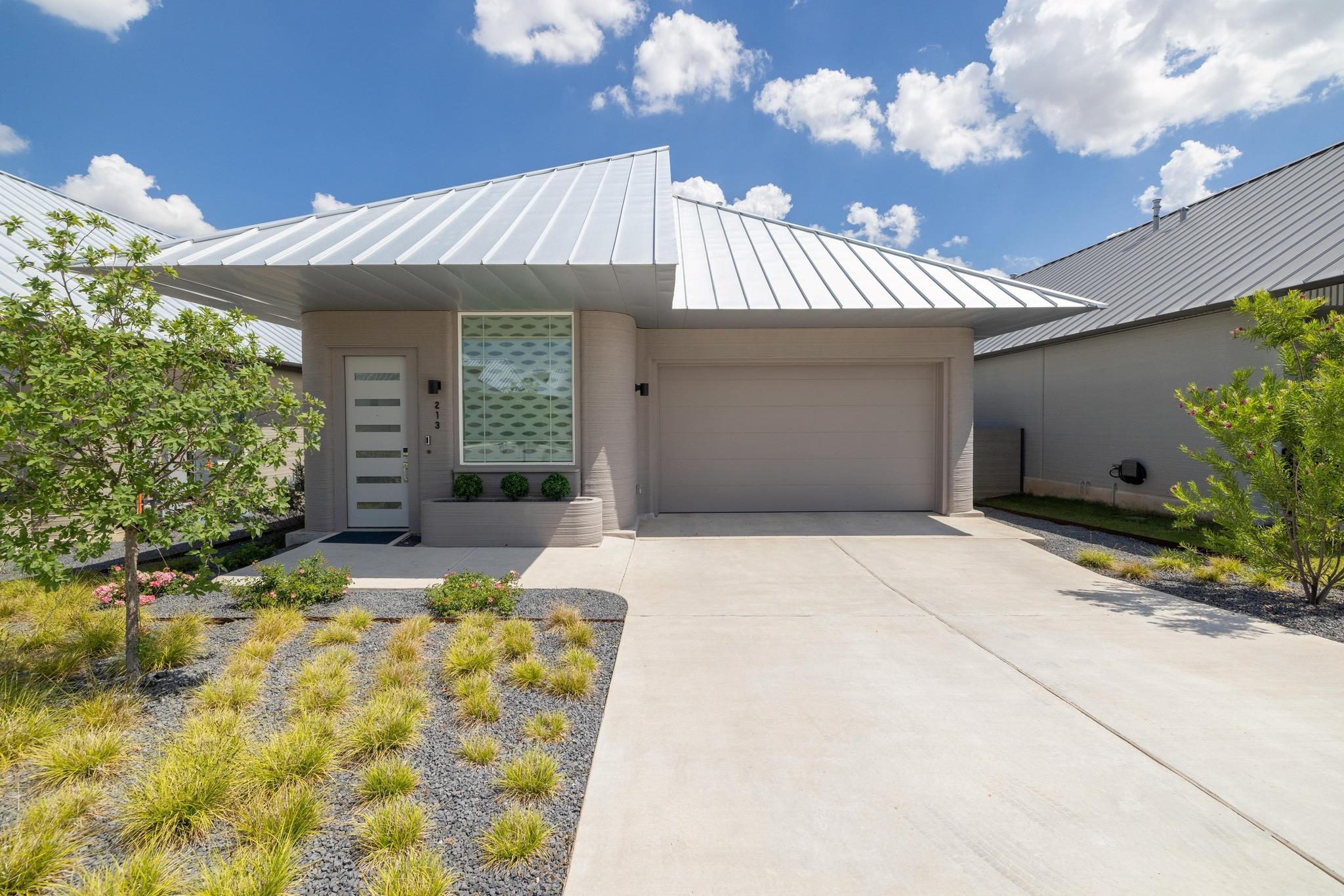 Listing photo 1 of 213  Lone Ranger Trl