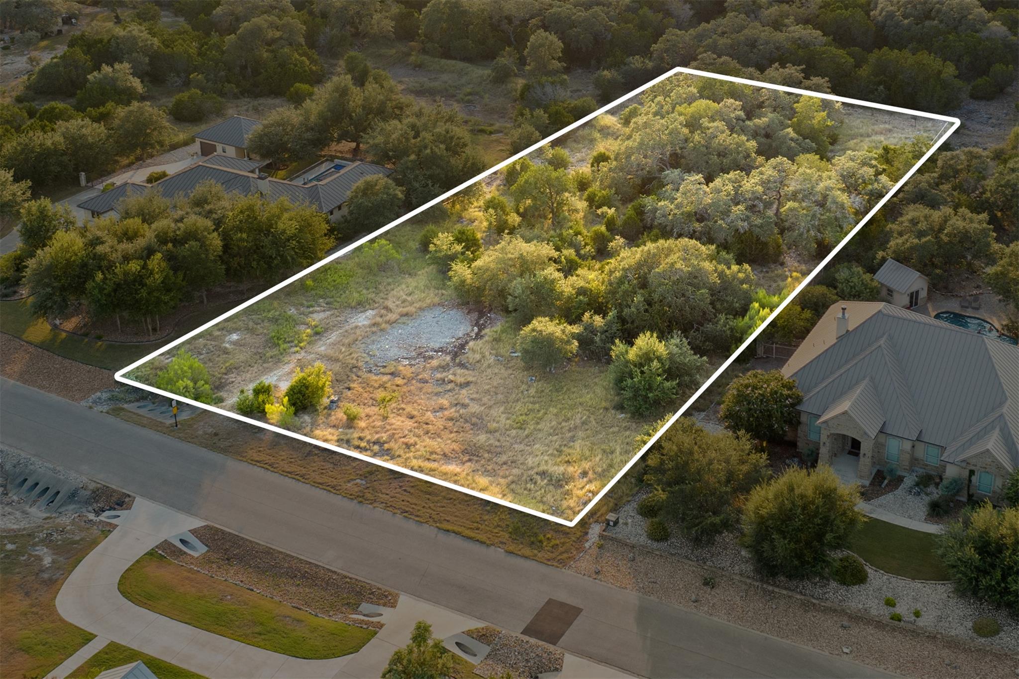 Listing photo 1 of 322  Lookout Rdg