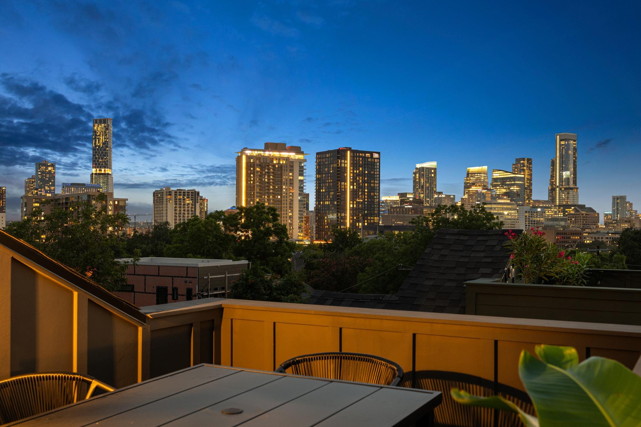 Listing photo 1 of 1007 E 15th St  ##3