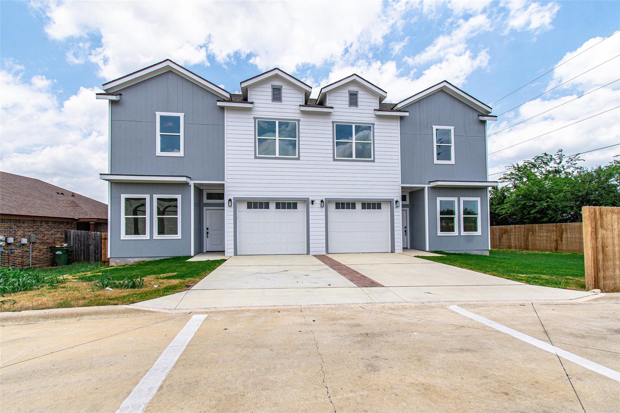 Listing photo 1 of 121  Calvin Smith Ln  #A & B