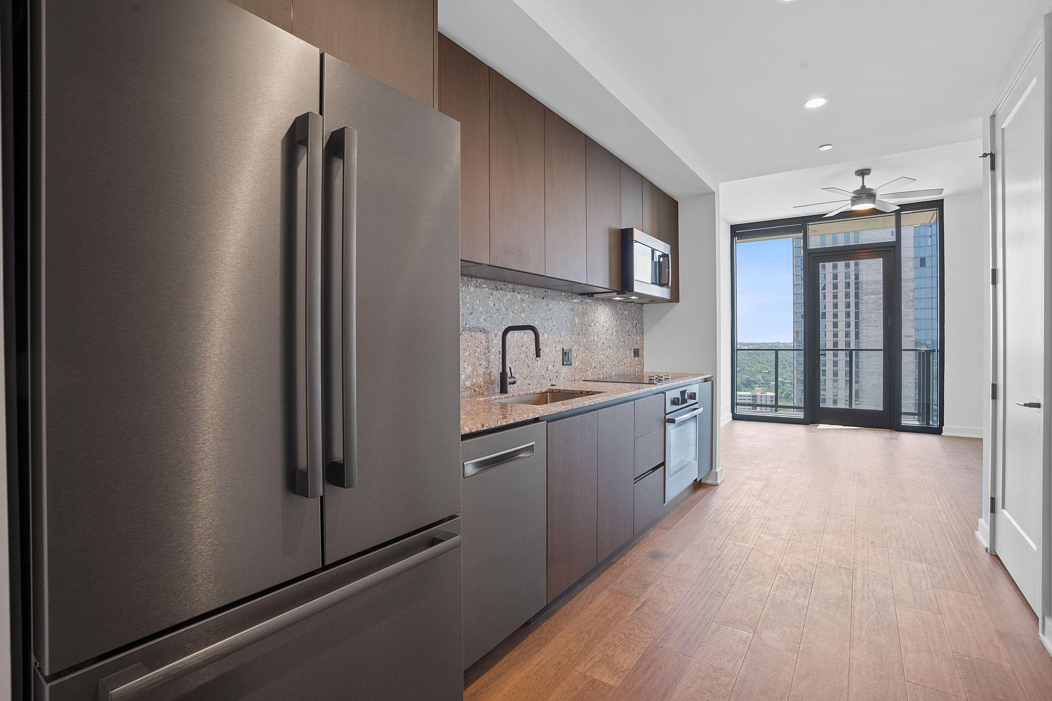 Listing photo 1 of 84  East Ave  #2708