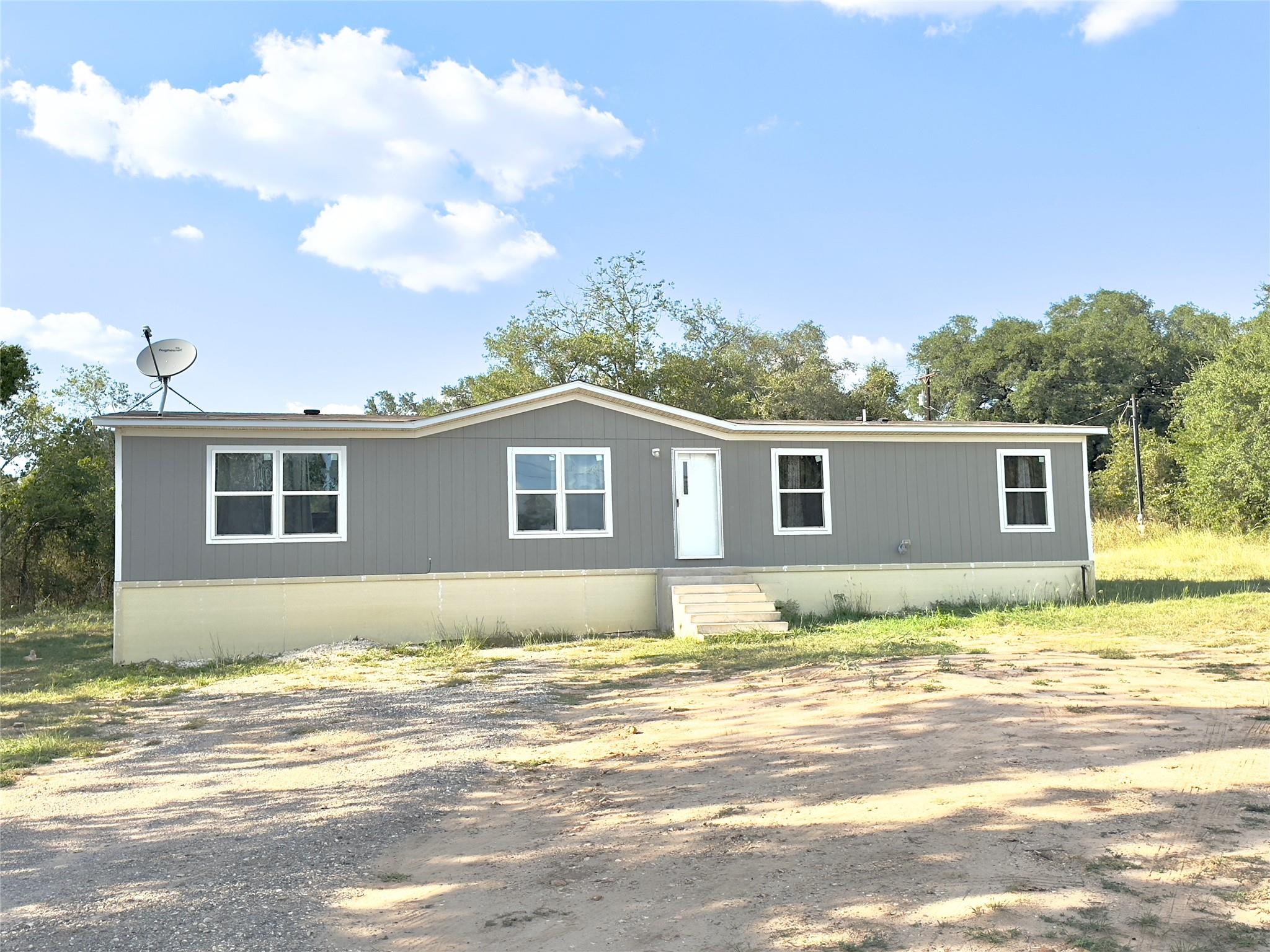 View of manufactured / mobile home