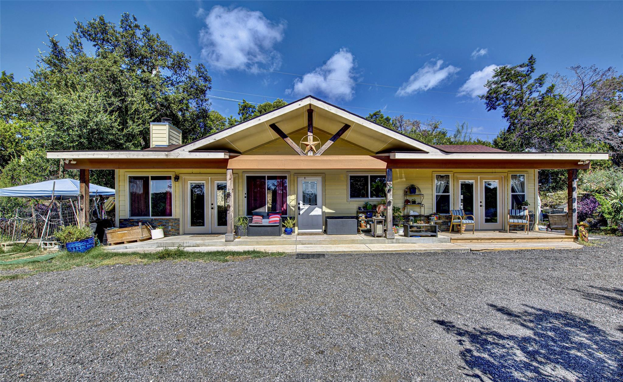 Listing photo 1 of 15101  DEXLER Dr