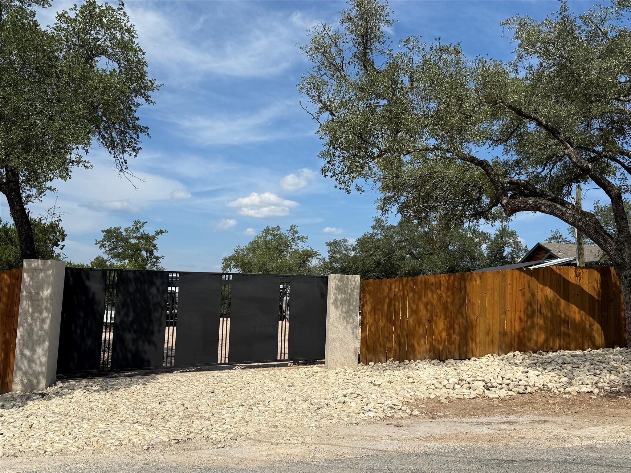 Listing photo 1 of 10300  Little Creek Cir