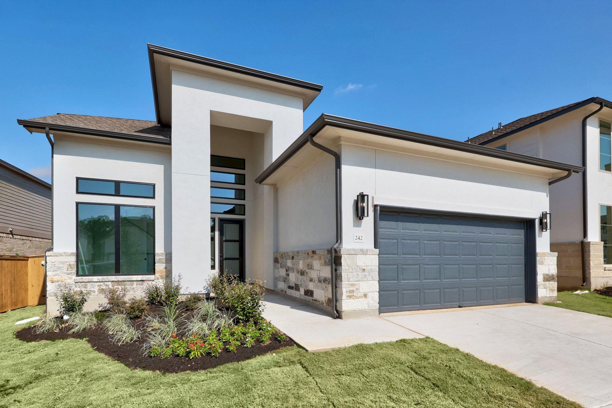 Listing photo 1 of 242  Coleto Trl