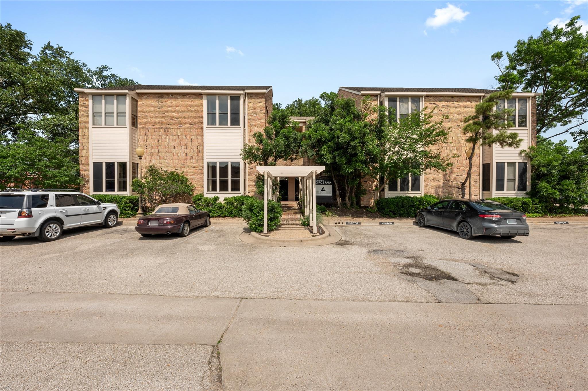 Listing photo 1 of 3624 N Hills Dr  #D201