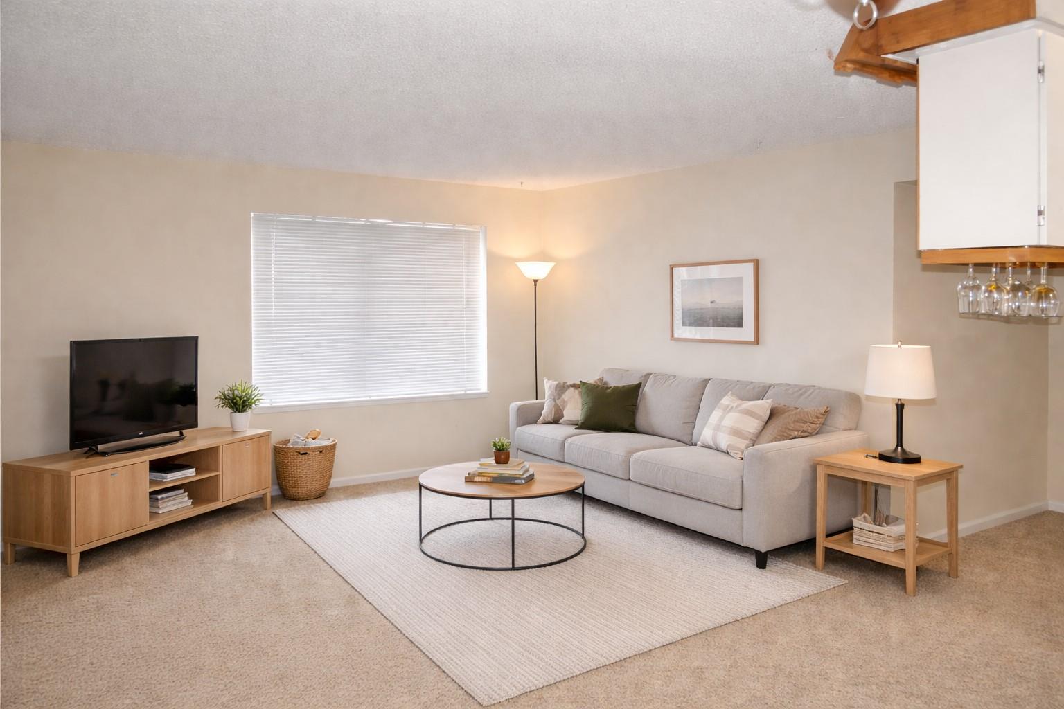 Listing photo 1 of 910  Duncan Ln  #52