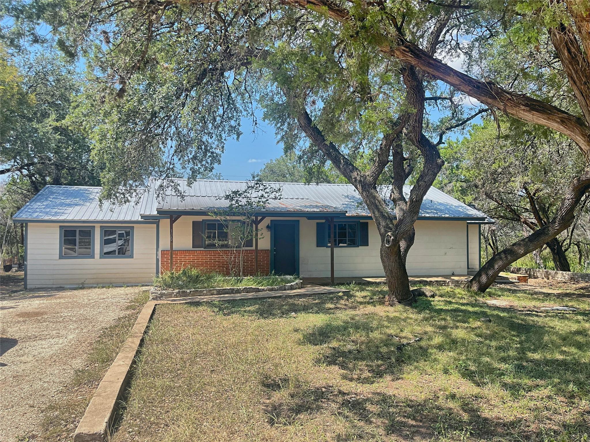 Listing photo 1 of 300  Stone Ridge Dr