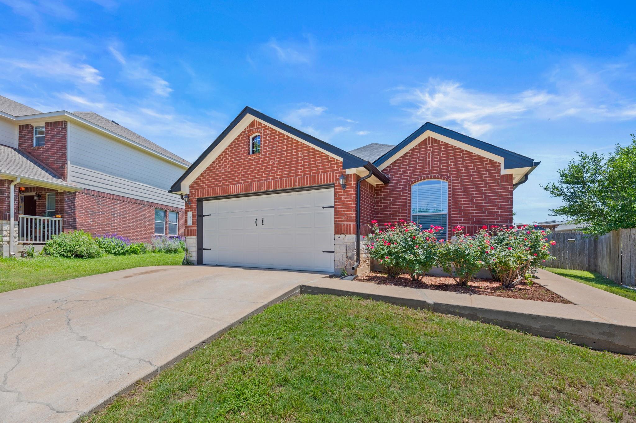 Listing photo 1 of 3613  Bach Dr