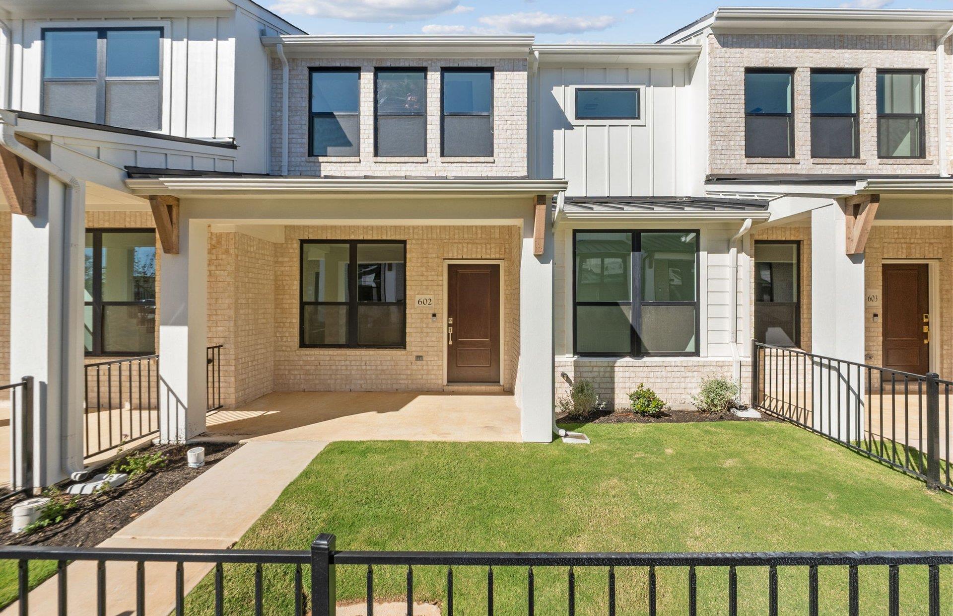 Listing photo 1 of 1280 E Main St  #602