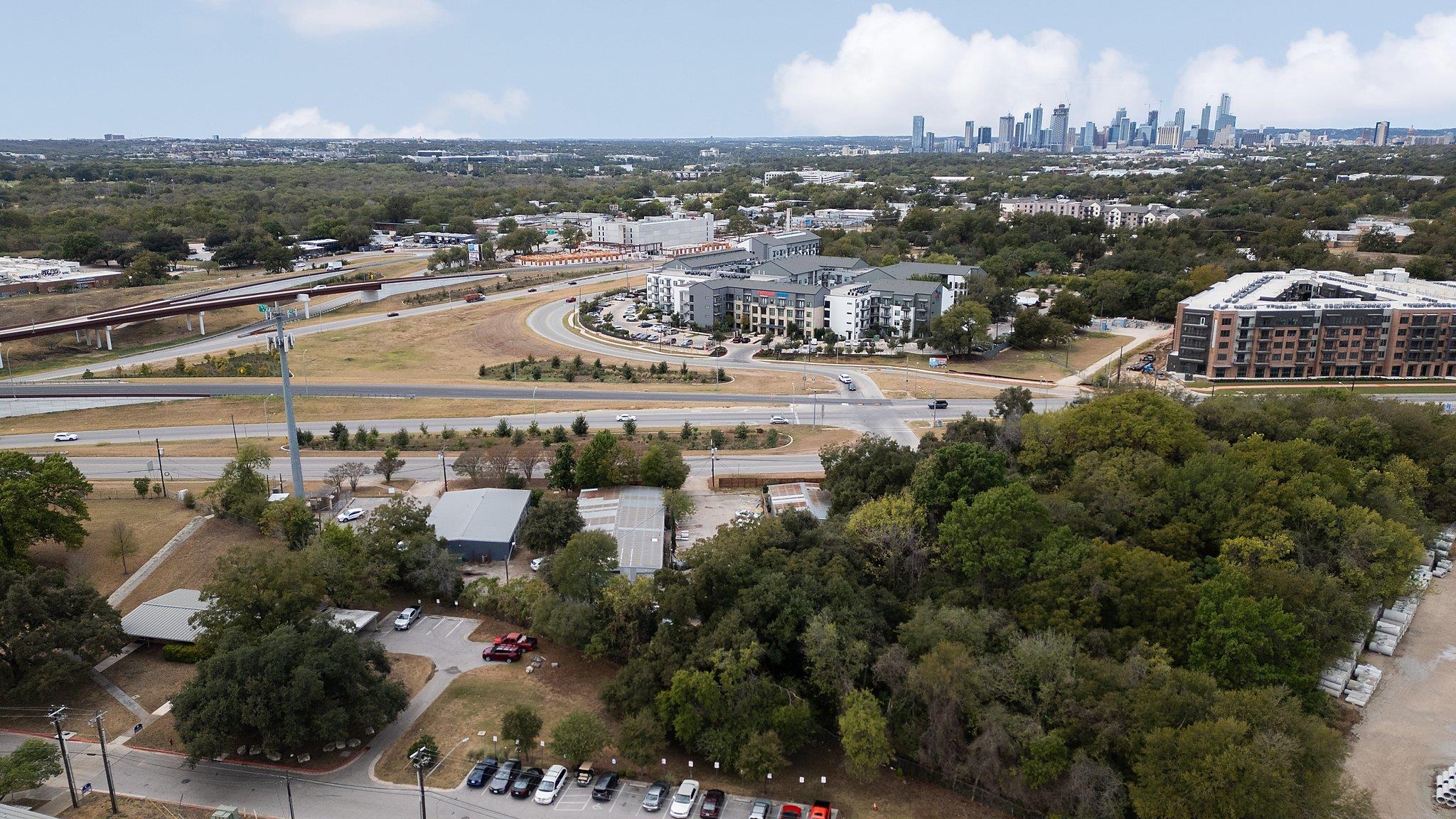 Listing photo 1 of 729  Airport Blvd