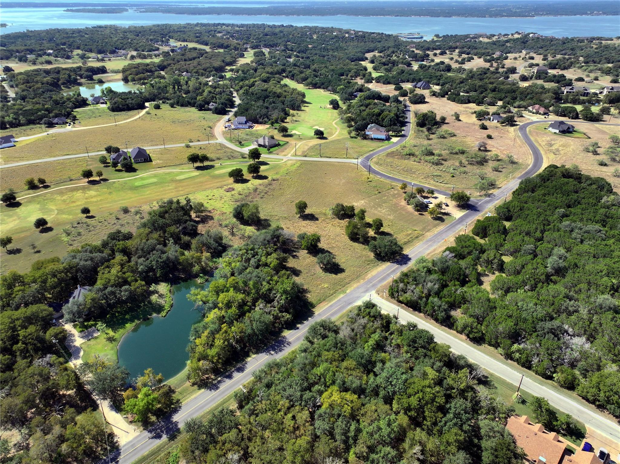 Listing photo 1 of 1090  White Bluff Dr