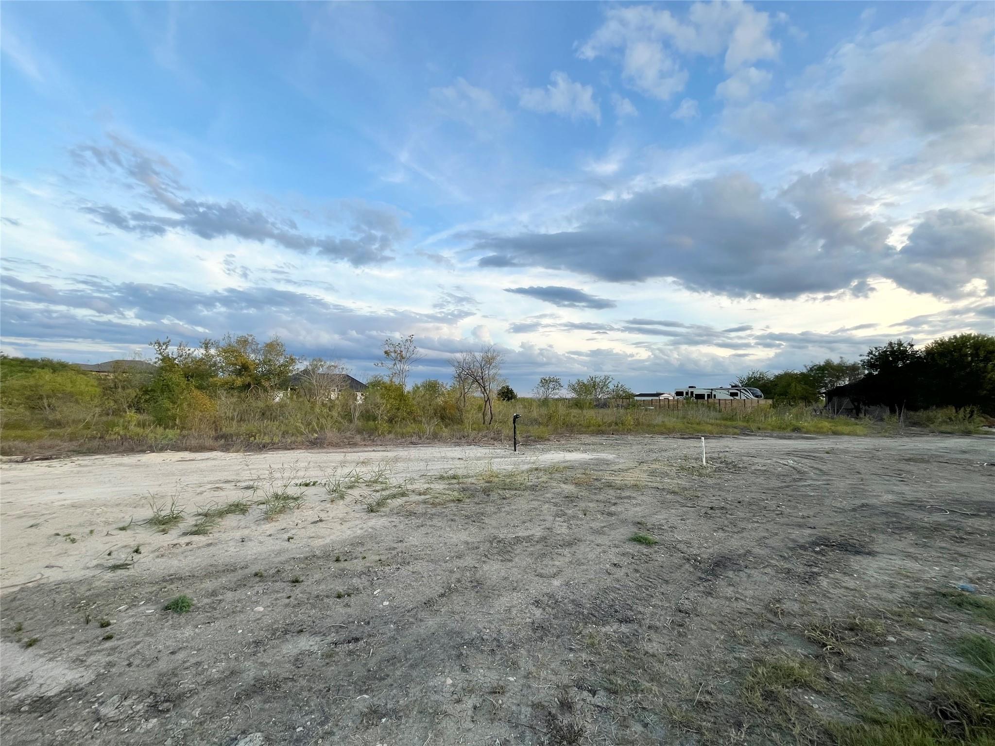 Listing photo 1 of 390  Engelke Rd