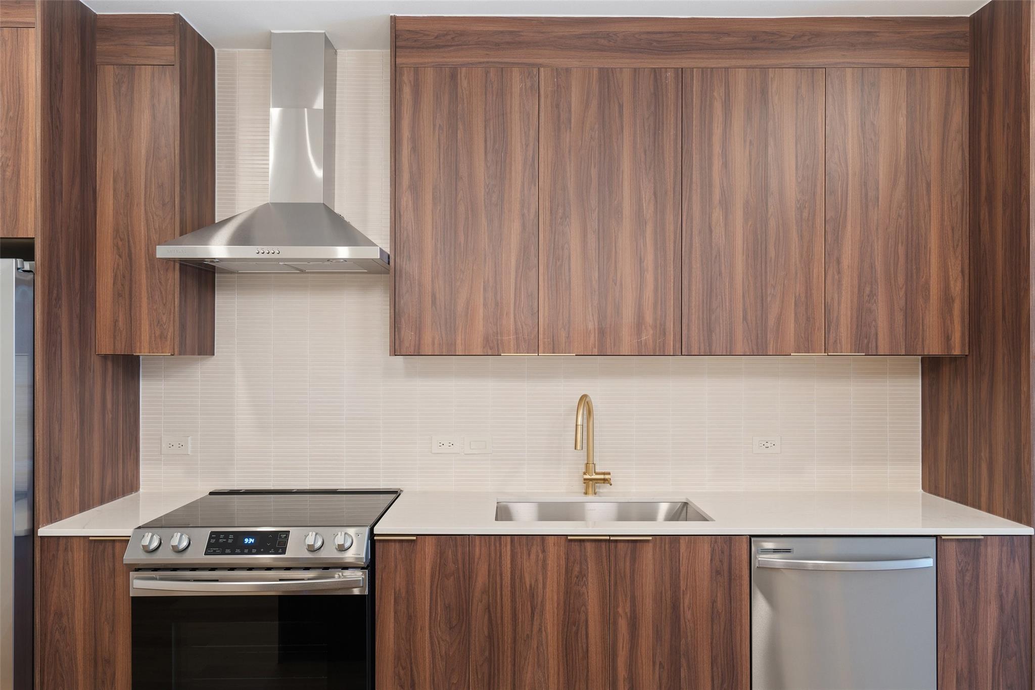 1701  Simond Ave  #206 매물 사진 1