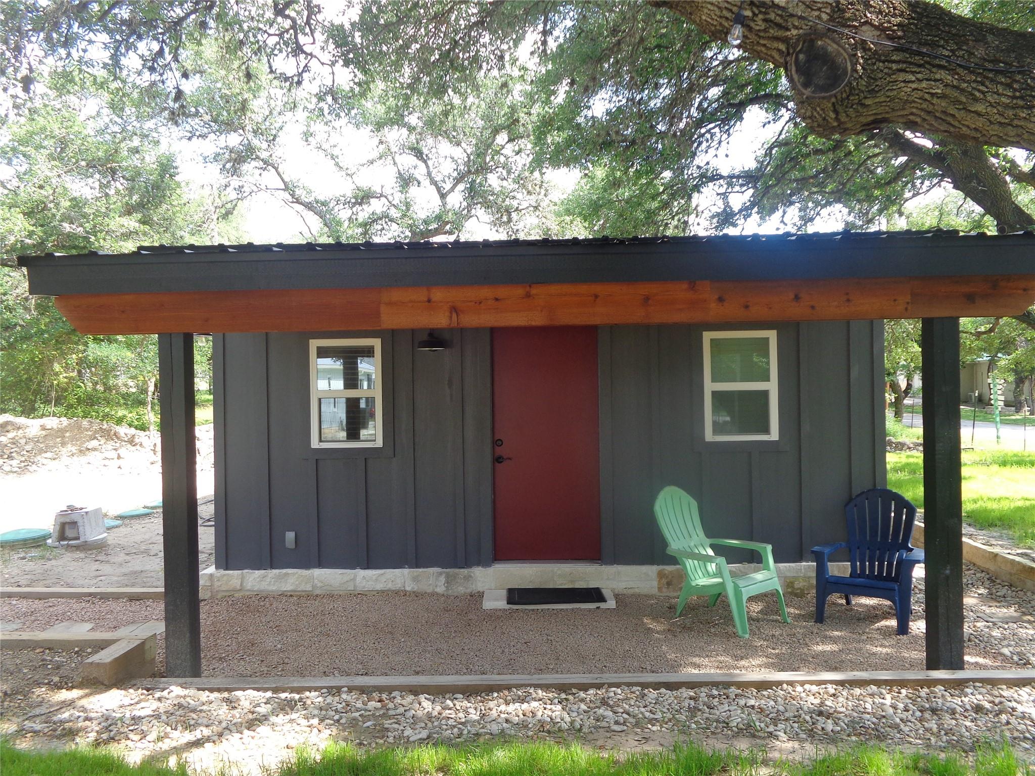 Listing photo 1 of 1009  Edgewater Fls