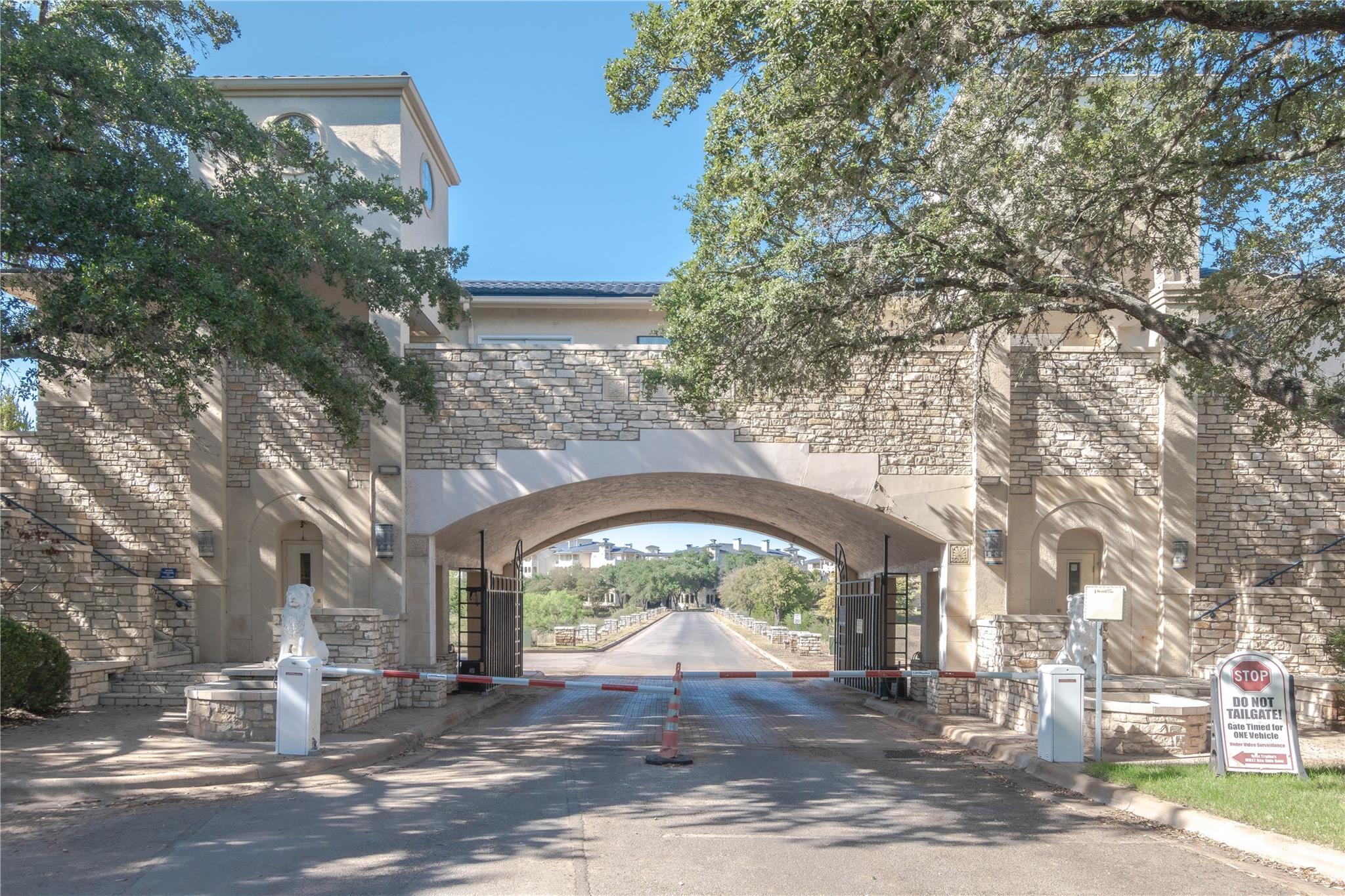 Listing photo 1 of 3404  American Dr  #3226