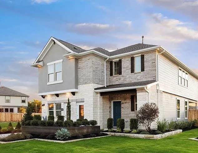 Listing photo 1 of 701  Hays Hill Dr