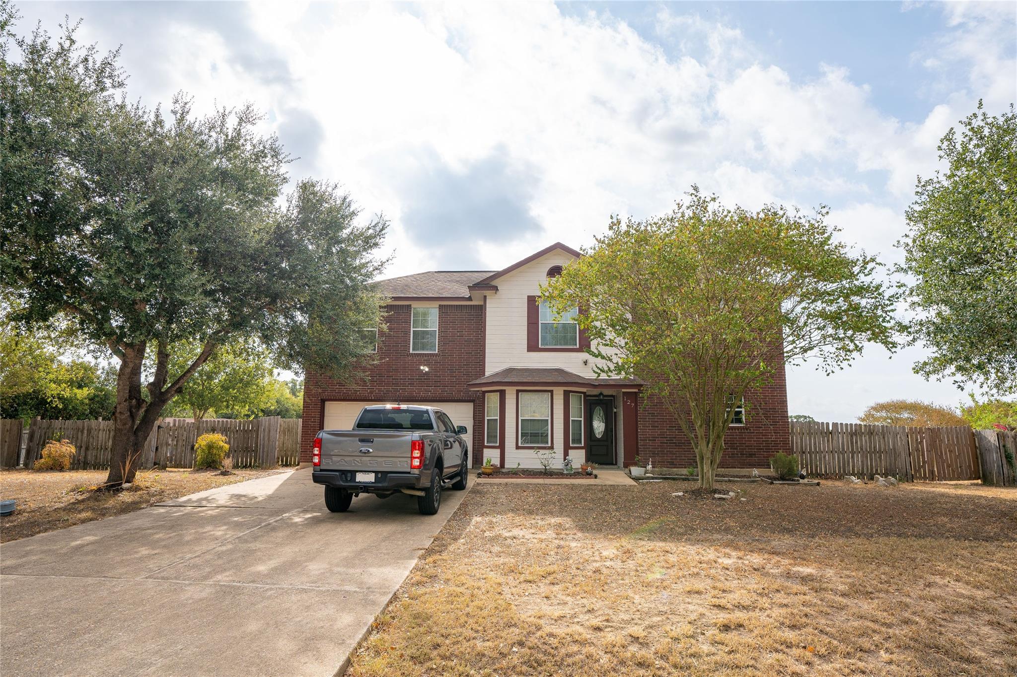 Listing photo 1 of 127  Meadow Way