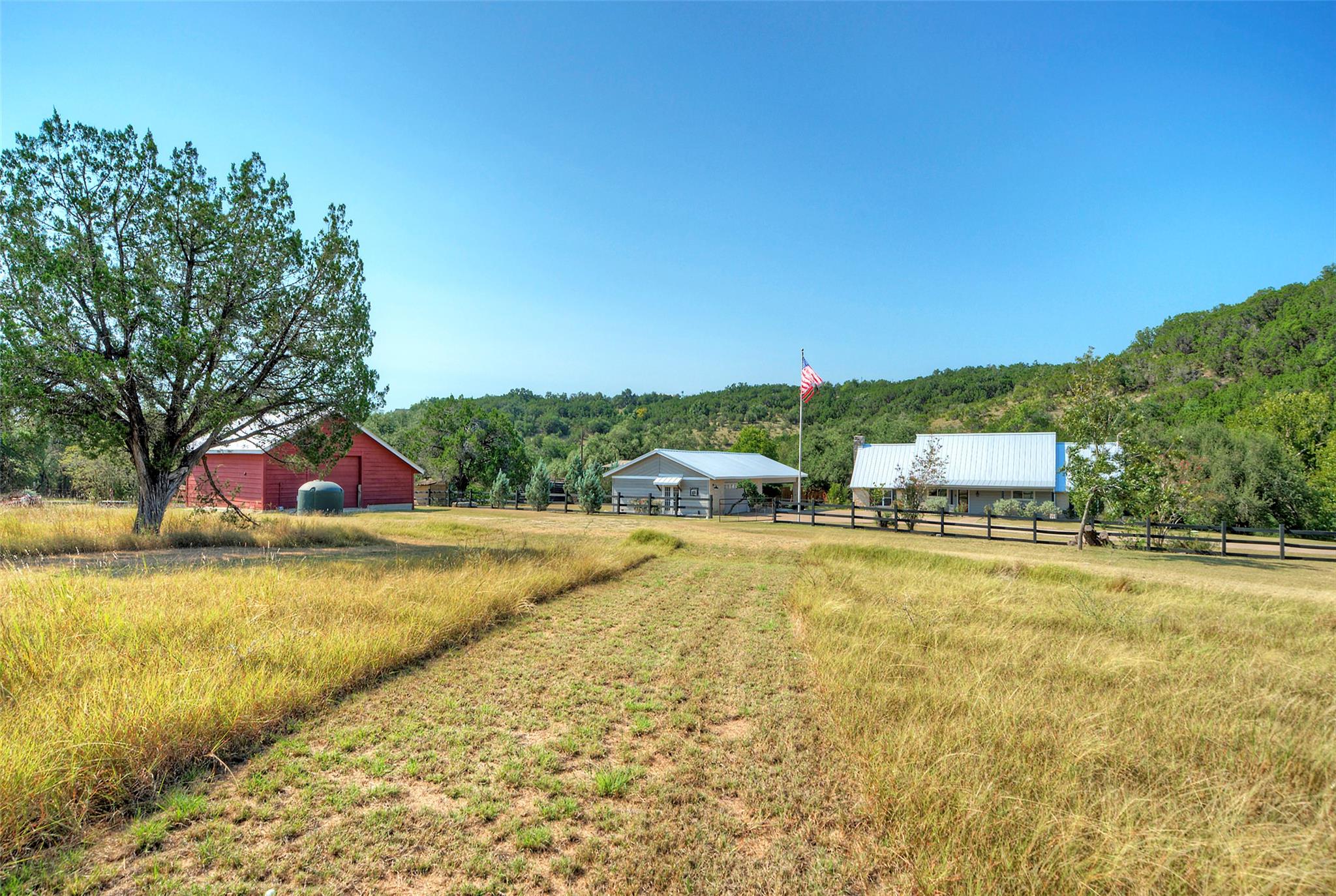 Listing photo 1 of 101  Arrowlake Rd