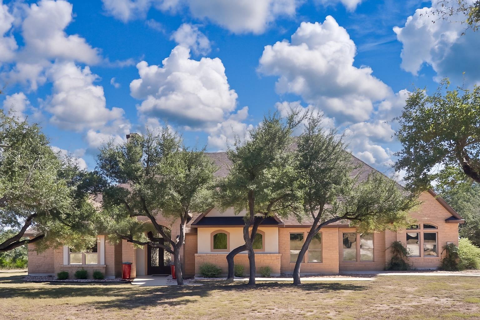 Listing photo 1 of 1194  Vaquero Way