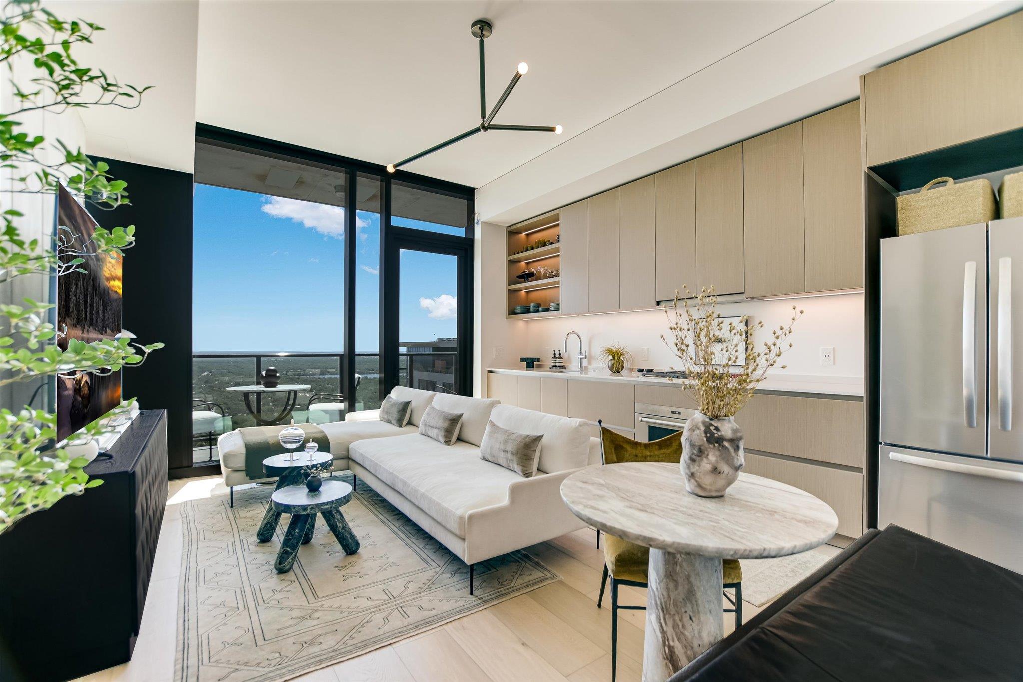 Listing photo 1 of 610  Davis St  #2607