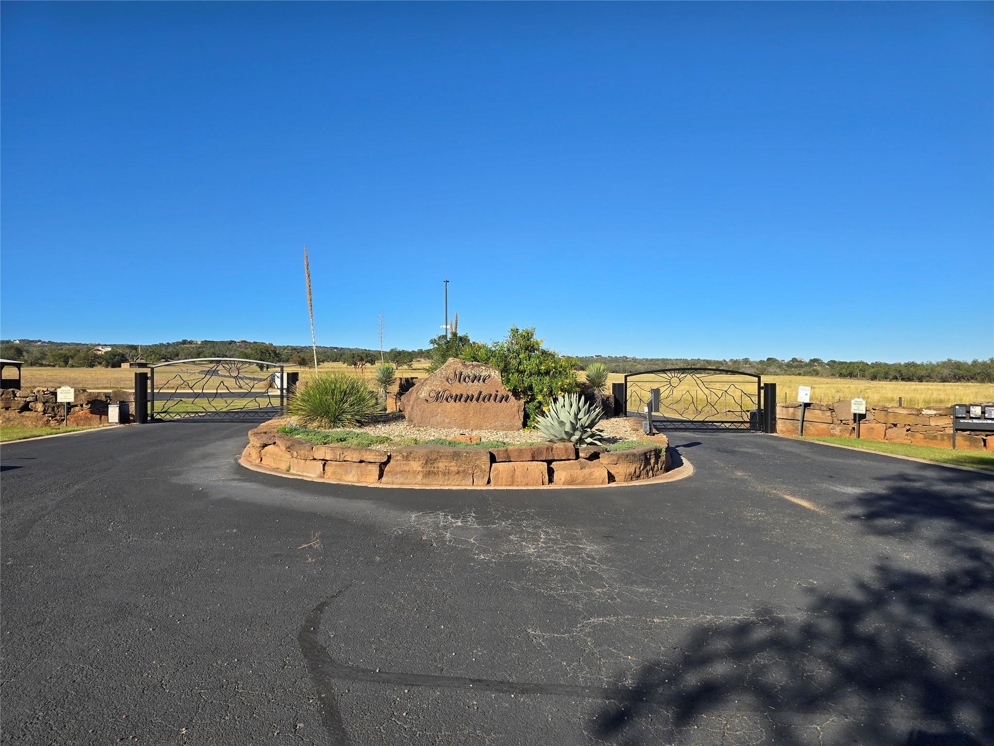 Listing photo 1 of 1251  Stone Mountain Dr