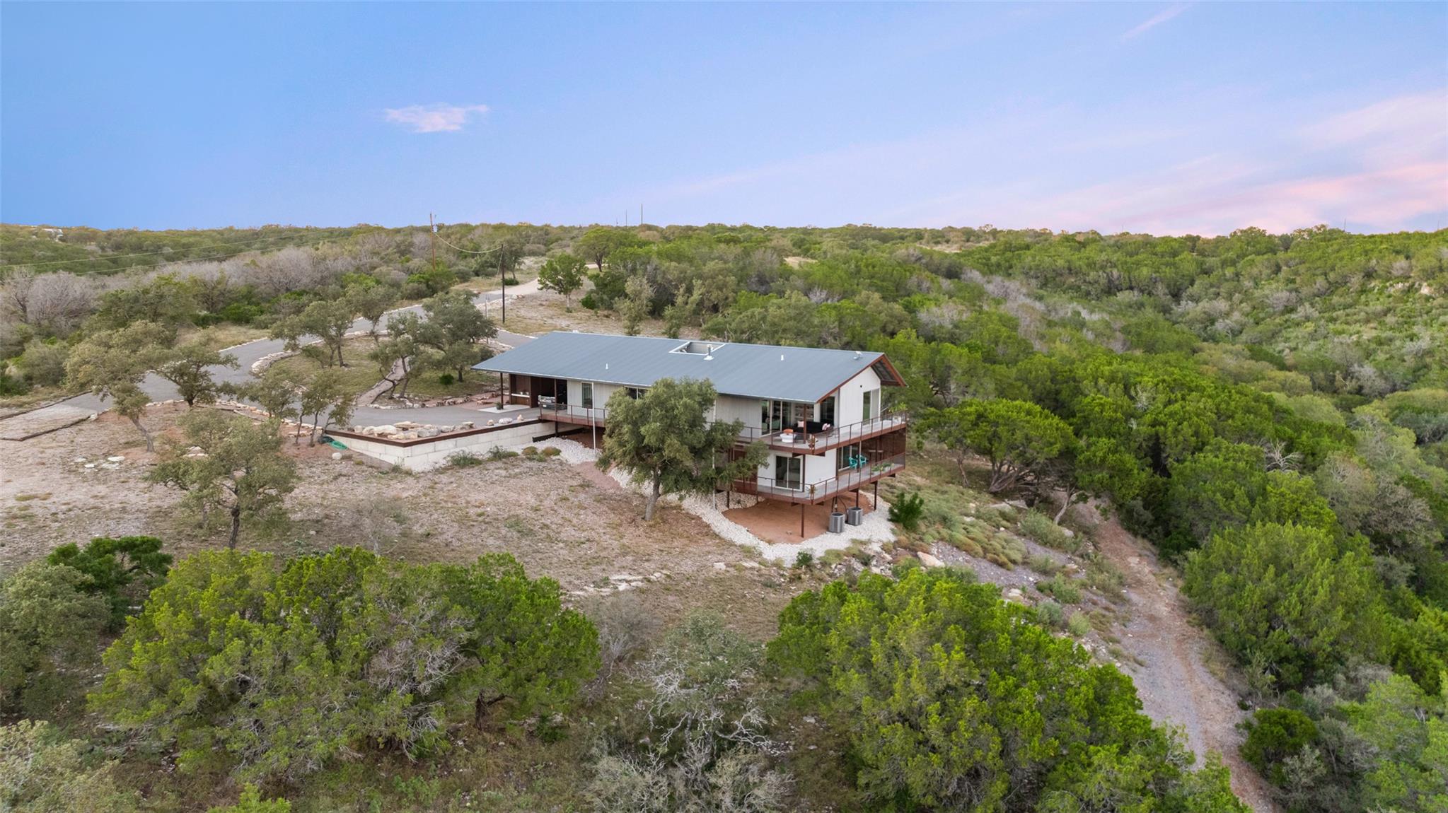 Listing photo 1 of 2037  Wolf Creek Ranch Rd