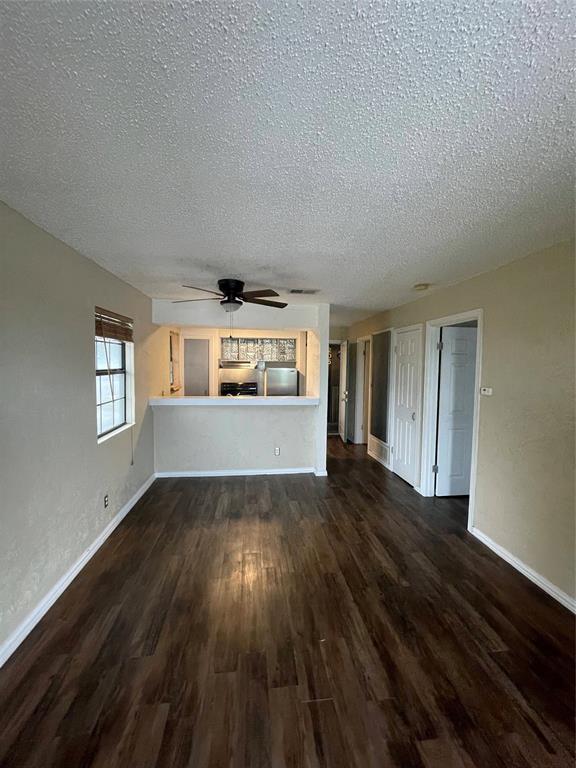 Listing photo 1 of 516  South Park Dr  #201