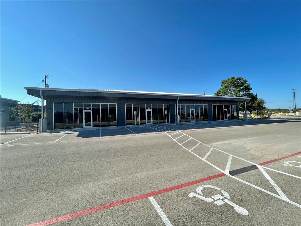 Listing photo 1 of 706  Leander Dr  #300