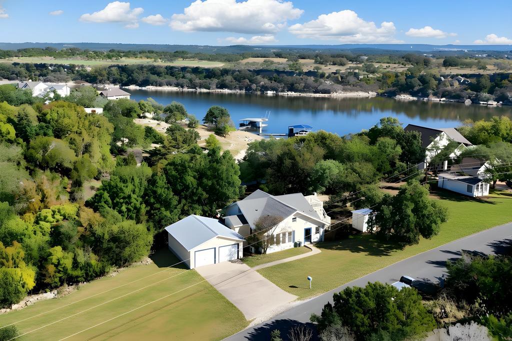 Listing photo 1 of 1025  Lake Shore Dr