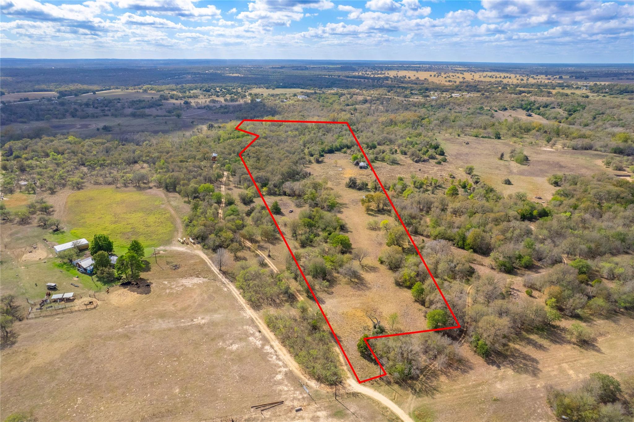 Listing photo 1 of 000  Armadillo Ln