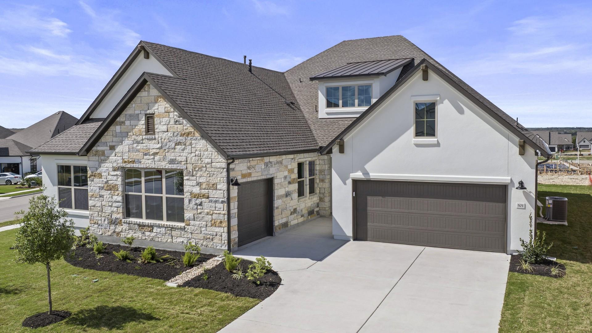 Listing photo 1 of 501  Jacaranda Ct