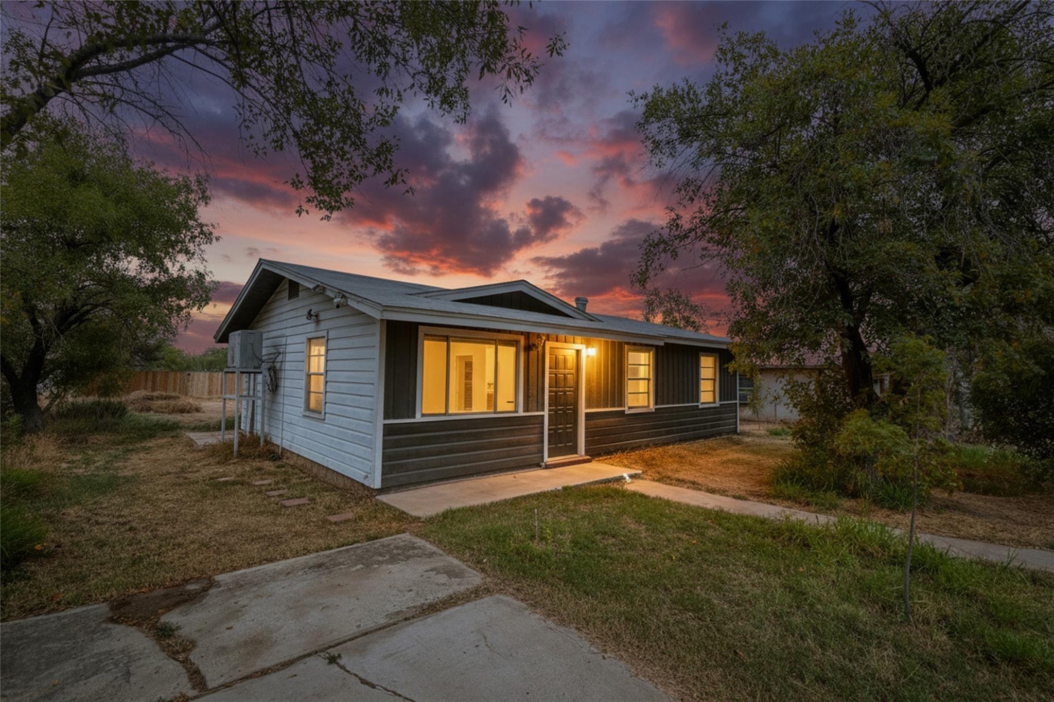 315 E Bexar St 매물 사진 1