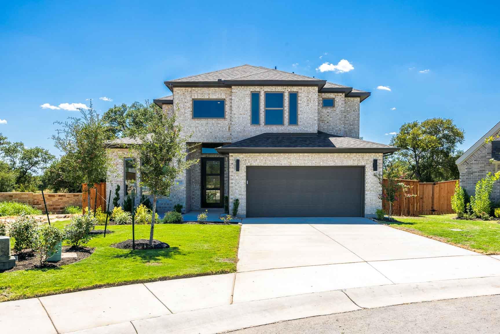 Listing photo 1 of 717  Estacado Ln