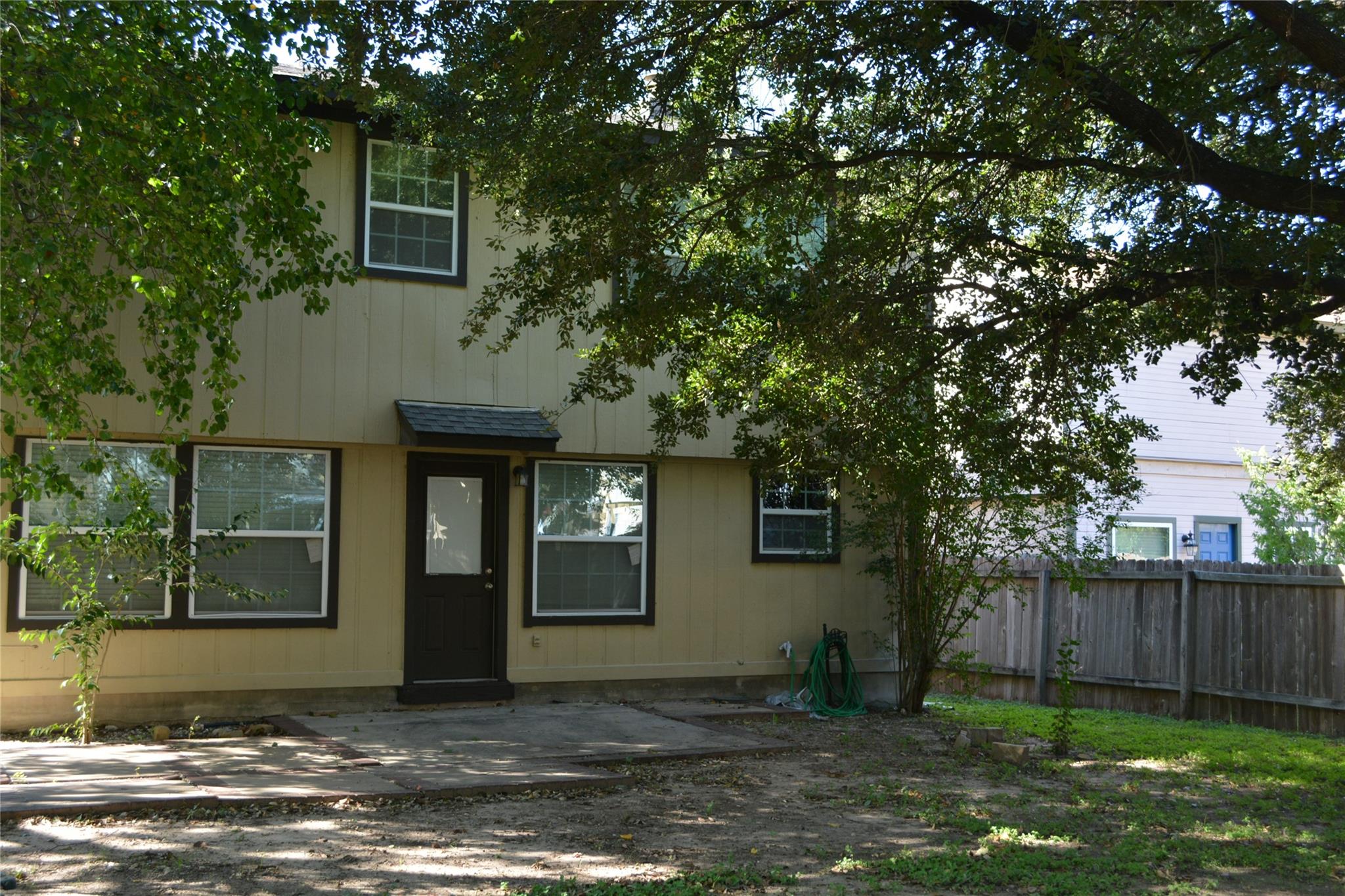 Listing photo 1 of 13703  Cambourne Dr