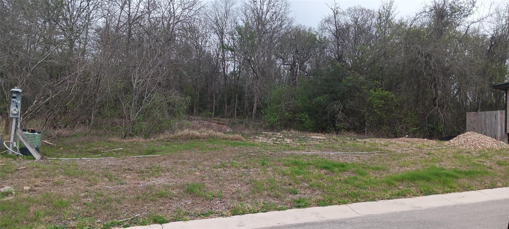 Listing photo 1 of 121  Bateleurefrey Cv