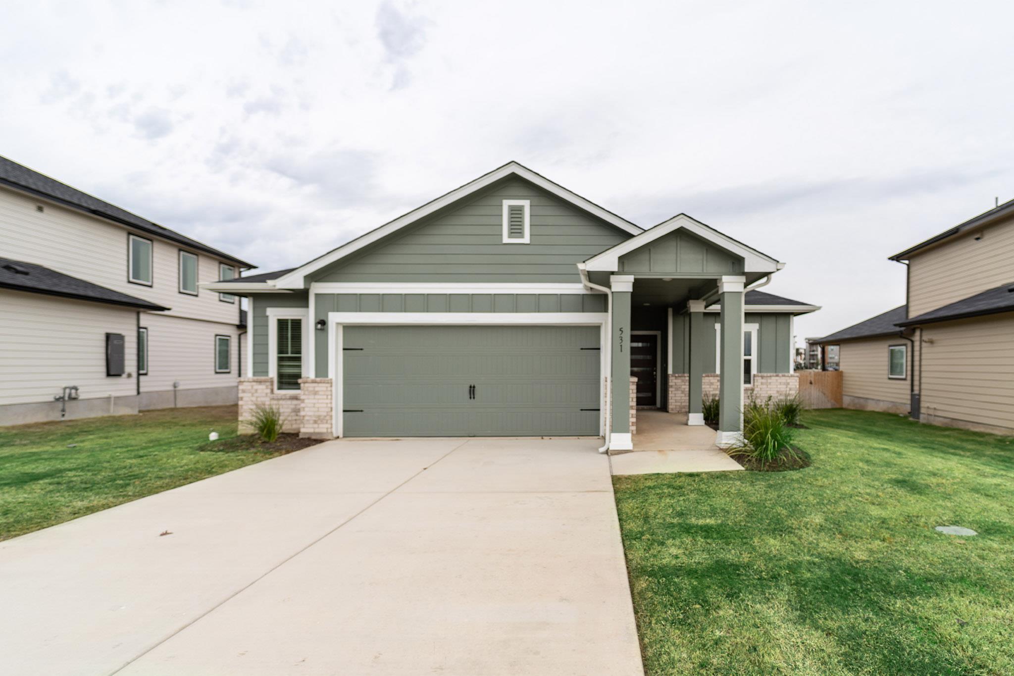 Listing photo 1 of 531  Yellowstone Dr