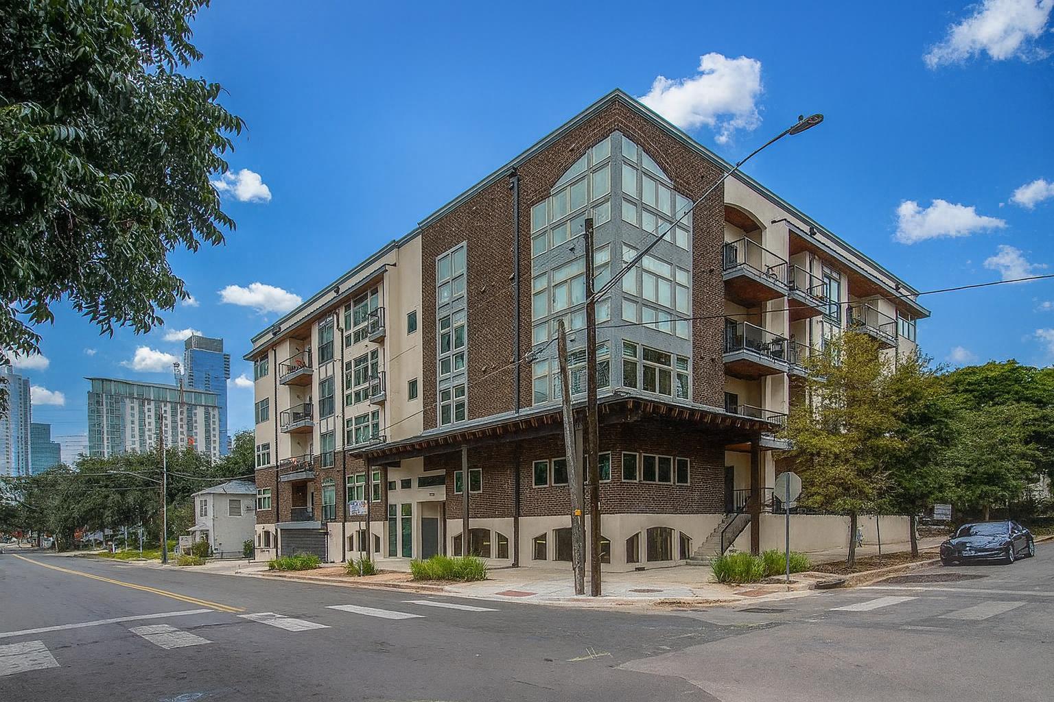Listing photo 1 of 908  Nueces St  #18