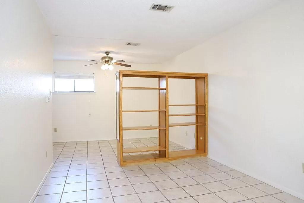 Listing photo 1 of 4701  Red River St  #302