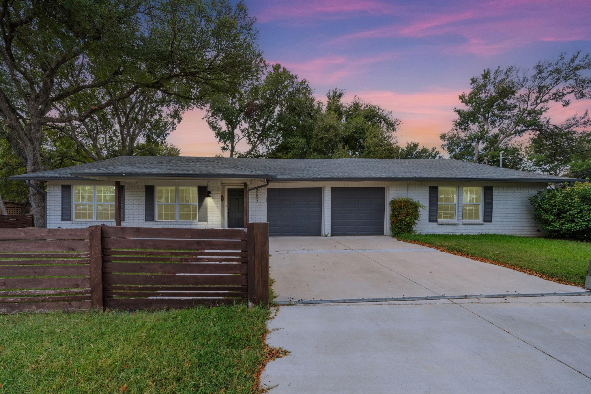 Listing photo 1 of 2507  Western Trails Blvd