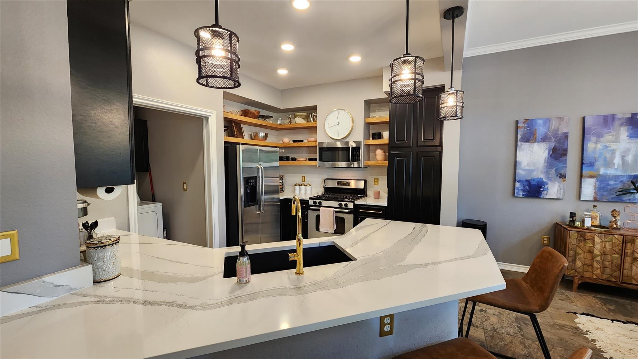 Listing photo 1 of 300  San Gabriel Village Blvd  #411