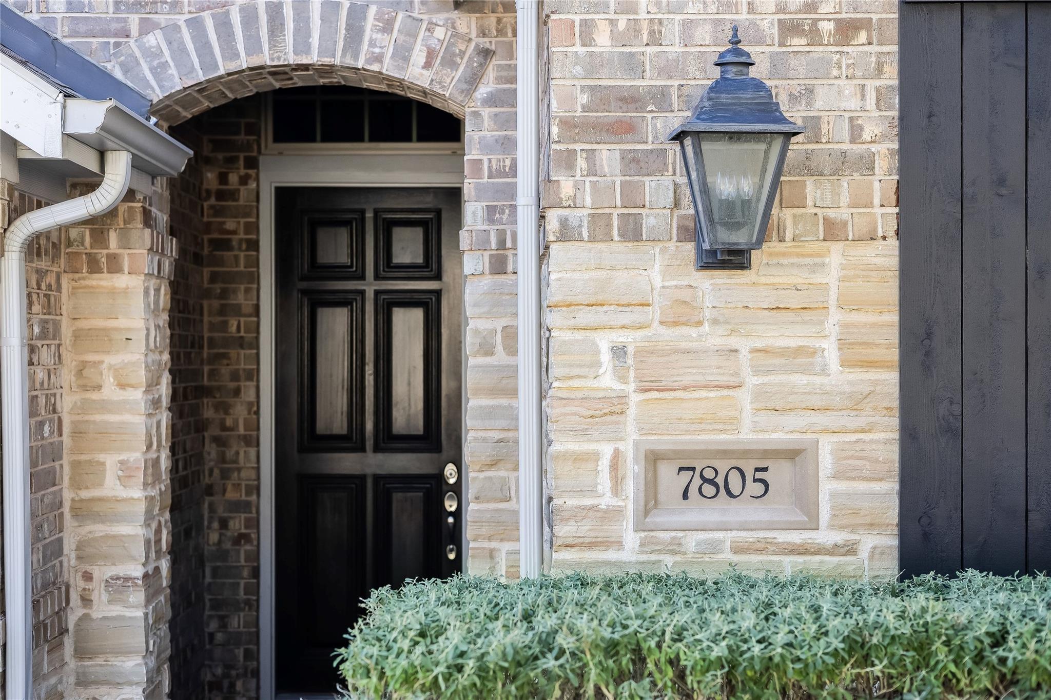 Listing photo 1 of 7805  Turnback Ledge Trl