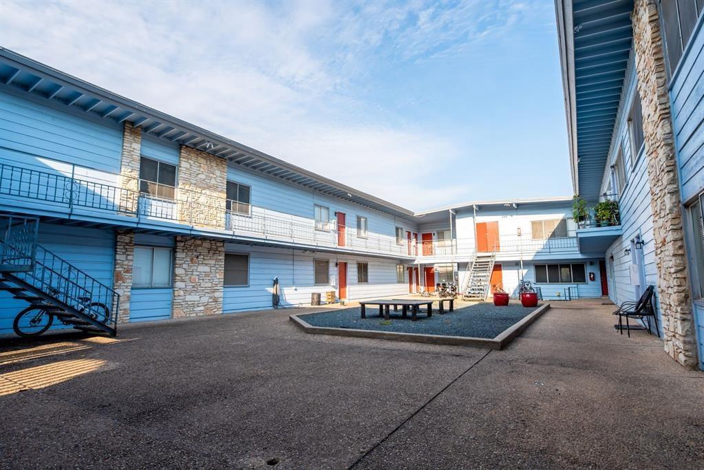 Listing photo 1 of 2408  Longview St  #111