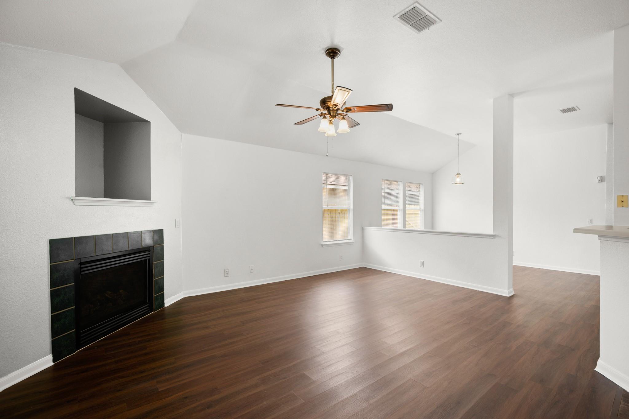 Listing photo 1 of 14608  Menifee St
