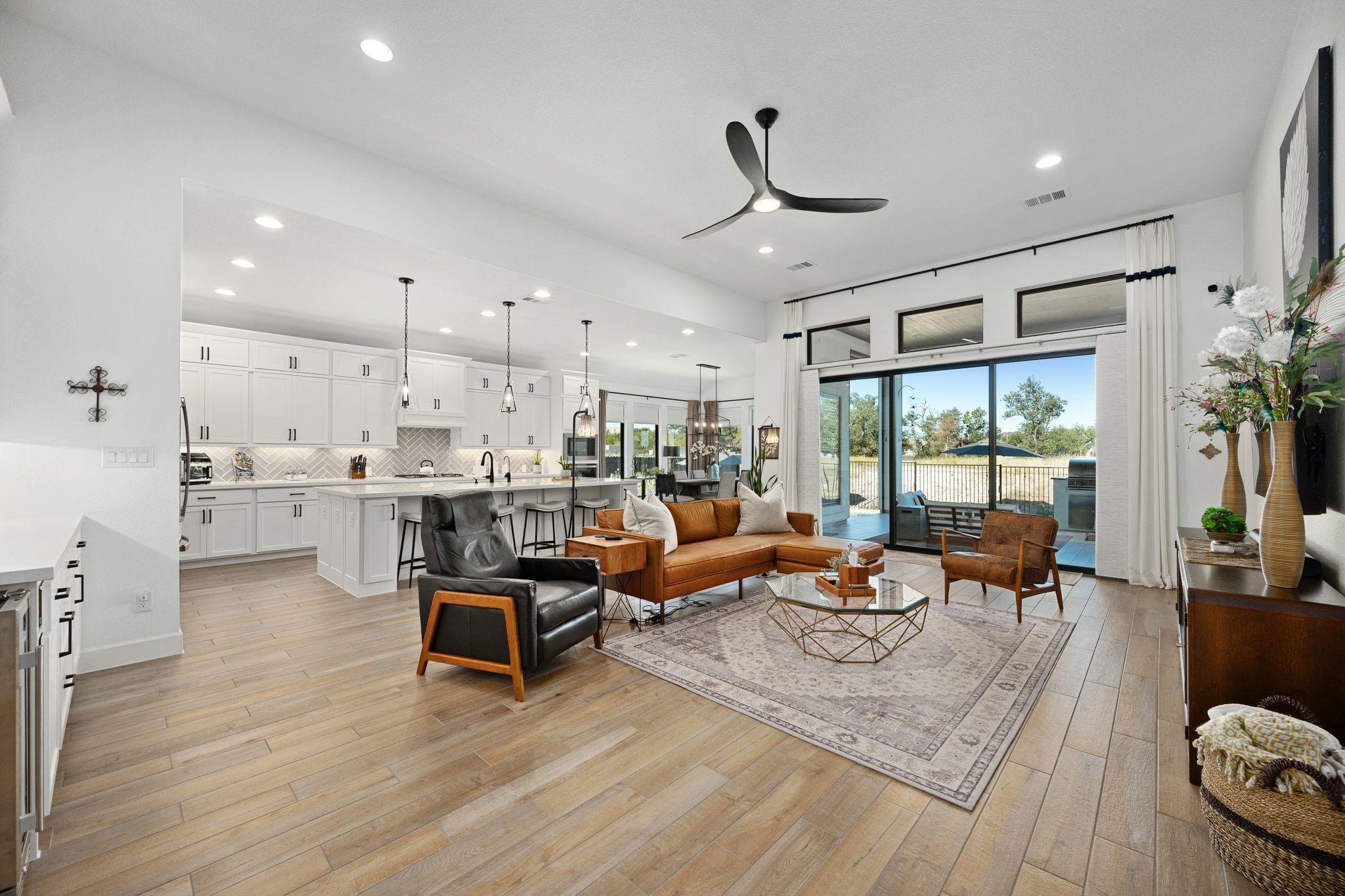 Listing photo 1 of 1105  Joe Carson Dr
