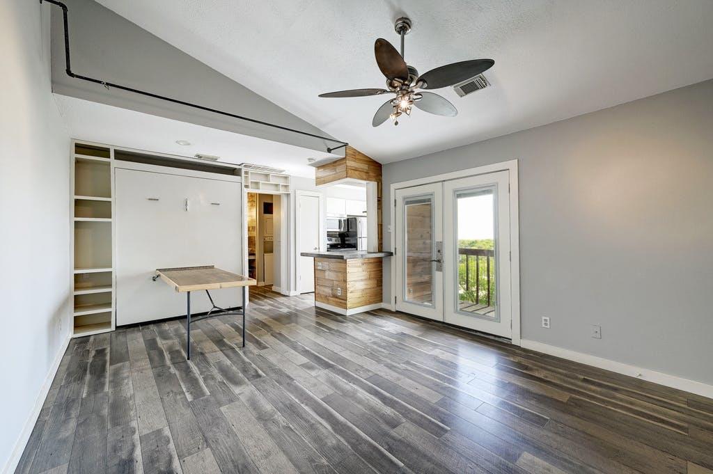 Listing photo 1 of 6903  Deatonhill Dr  #16
