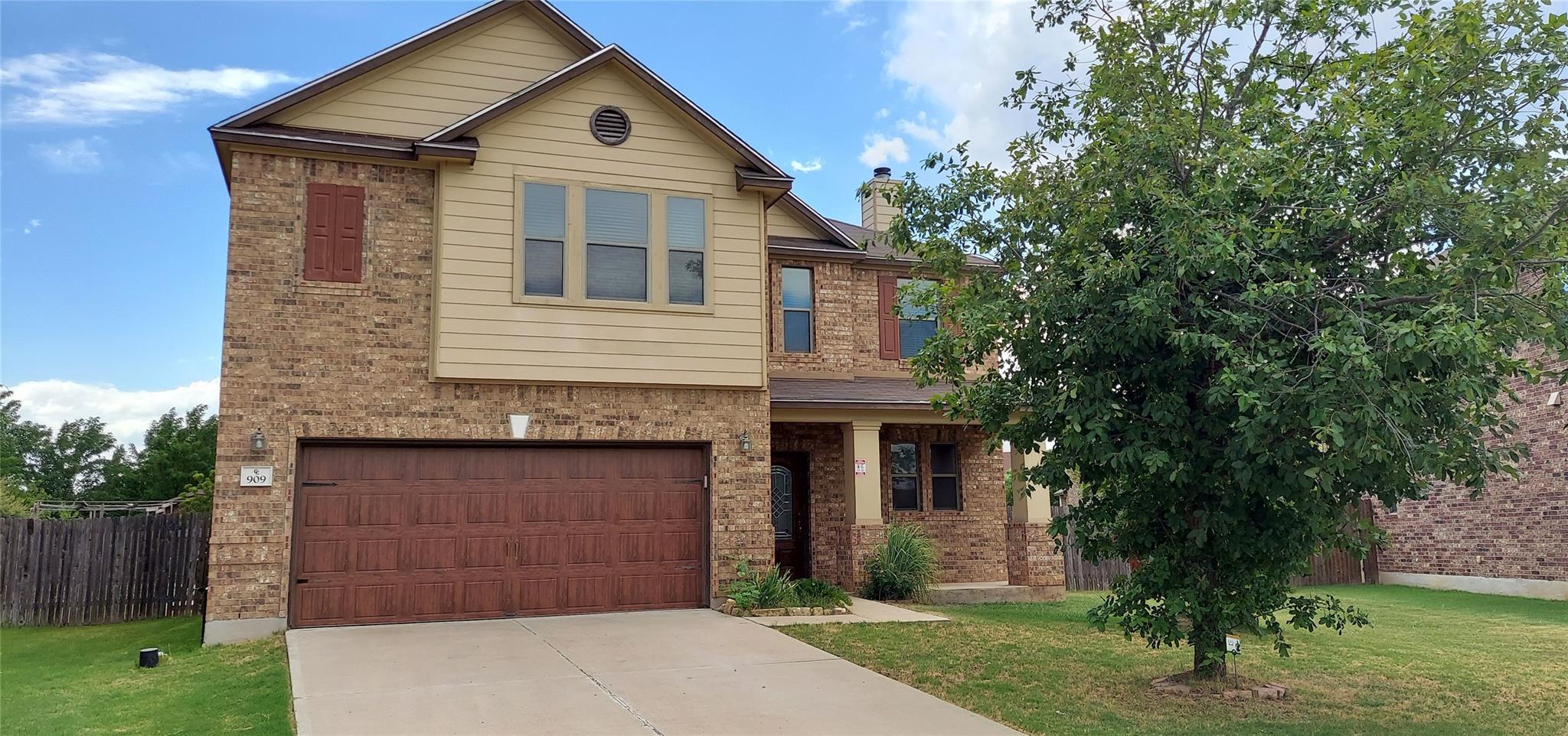 Listing photo 1 of 909  Lily Pad None