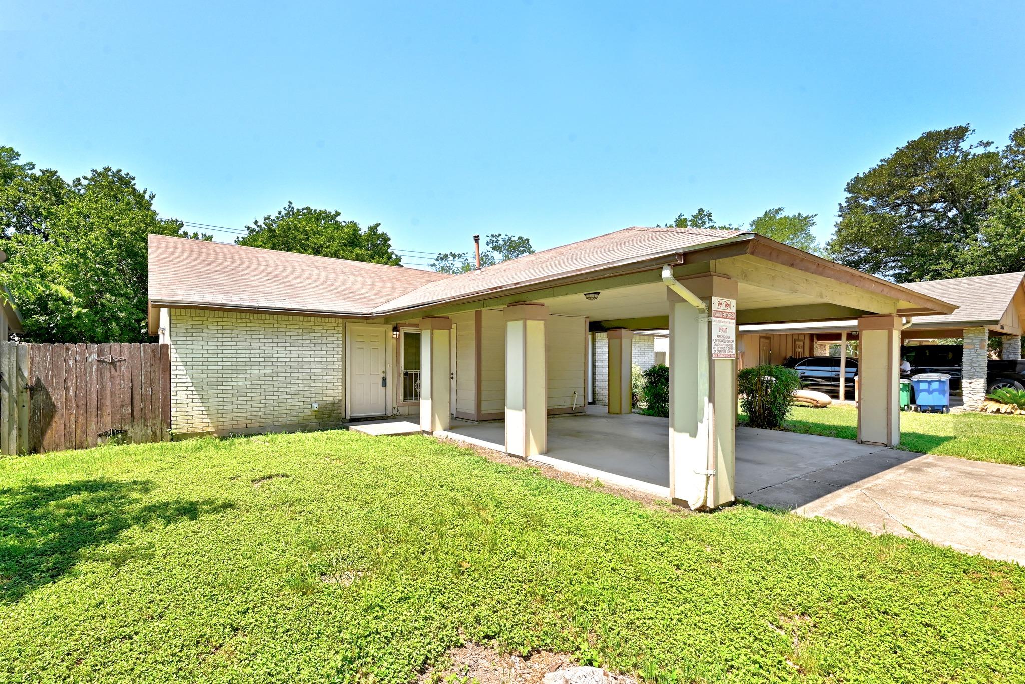 Listing photo 1 of 10604  Lanshire Dr  #A