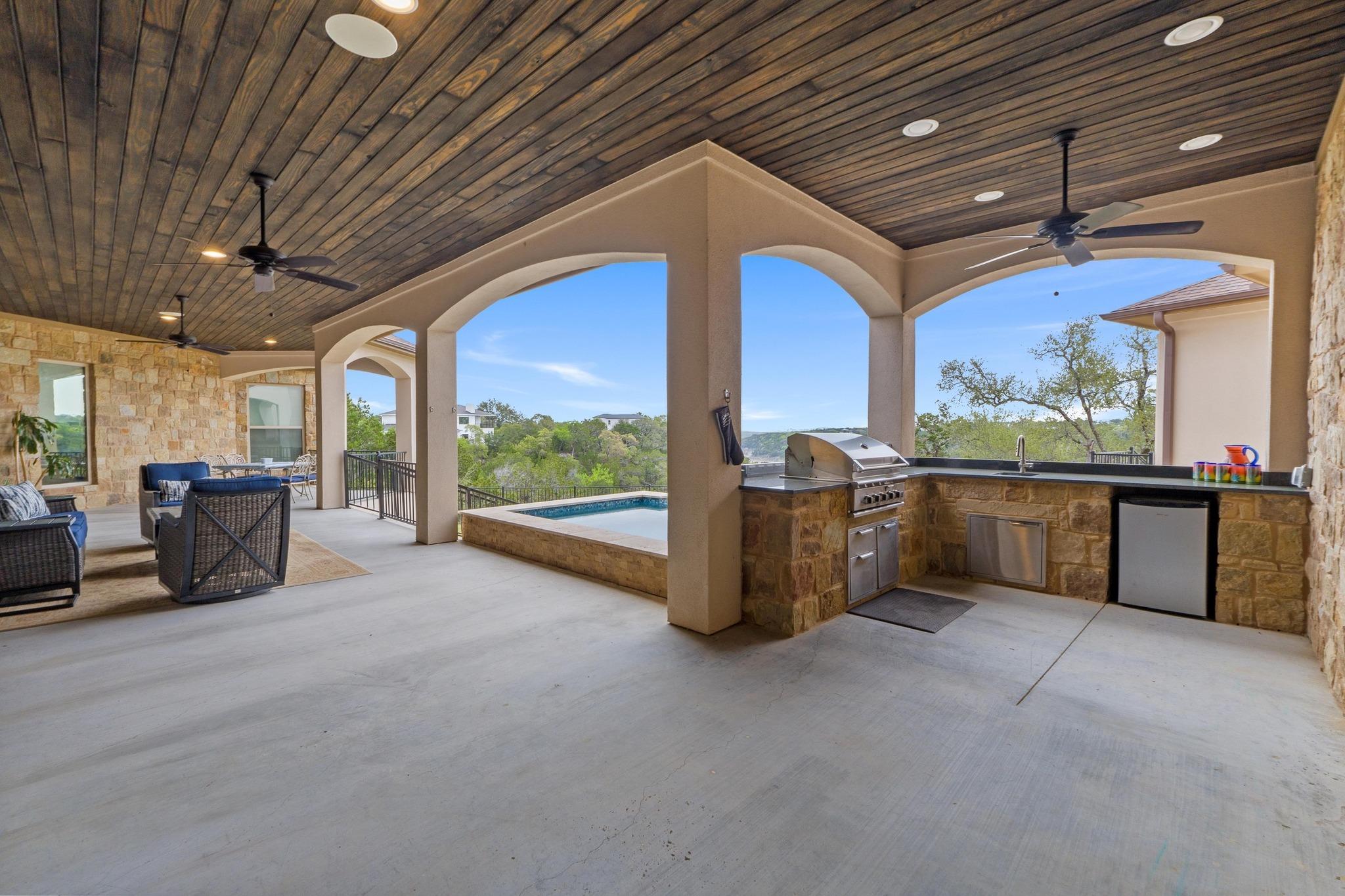 Listing photo 1 of 18817  Hidden Ridge Pl