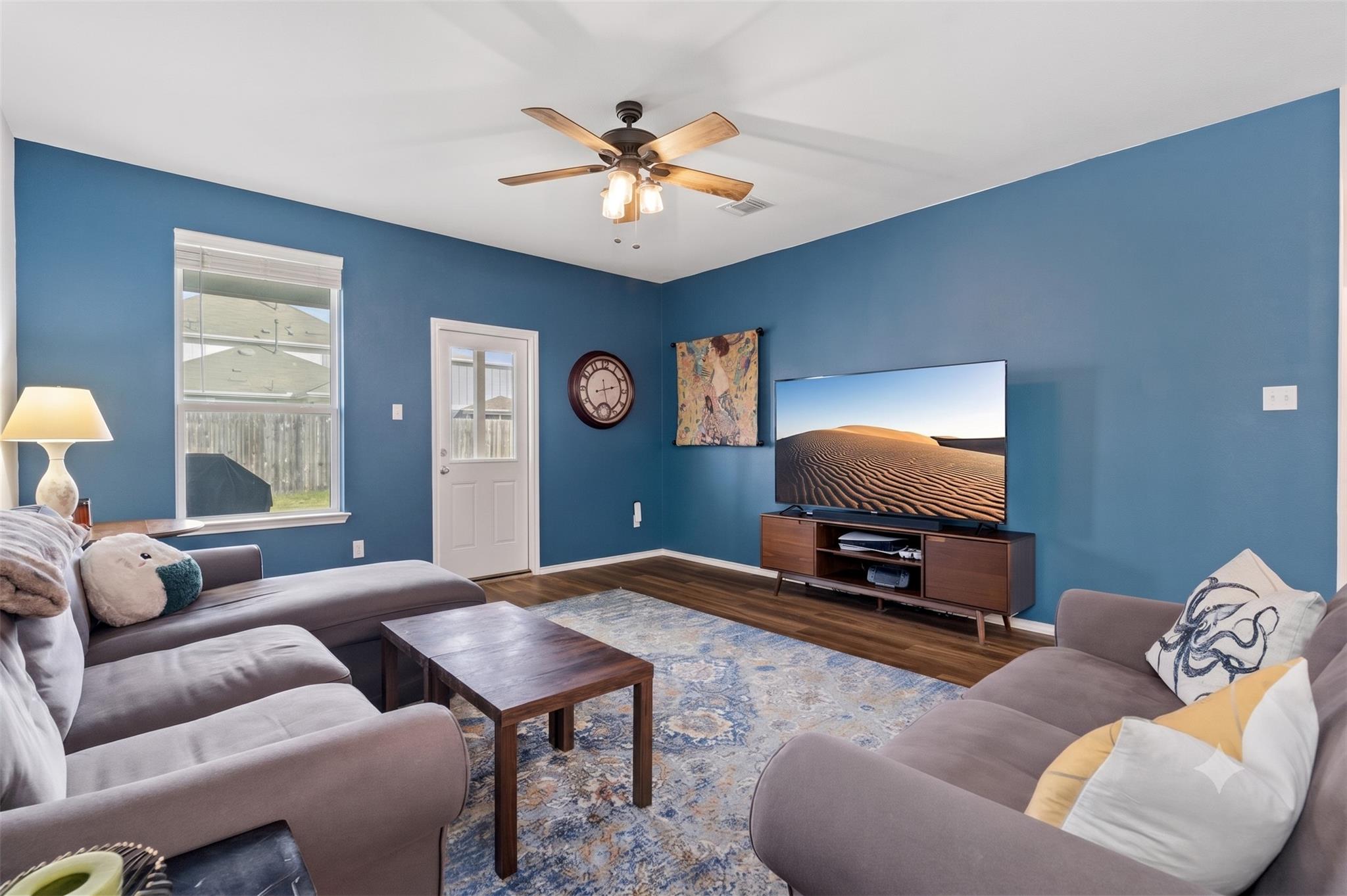 Listing photo 1 of 1600  Hope Ranch Rd